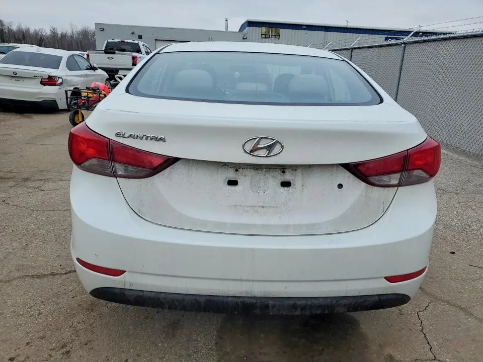 2016 HYUNDAI ELANTRA SE  