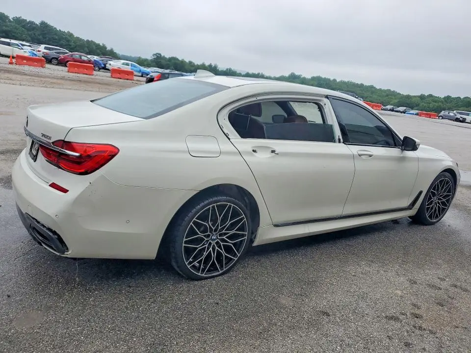 2018 BMW 750 XI  