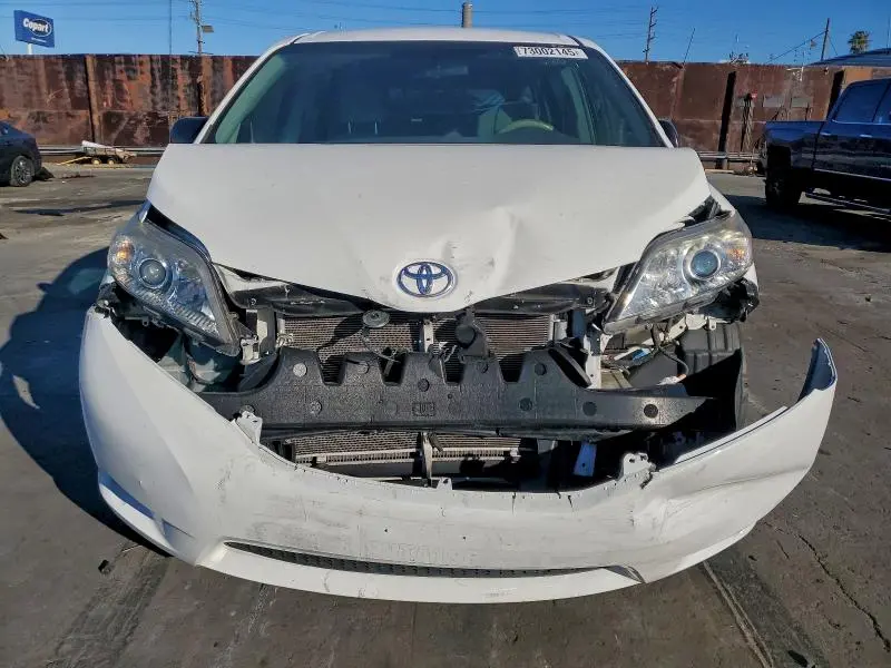 2014 TOYOTA SIENNA   
