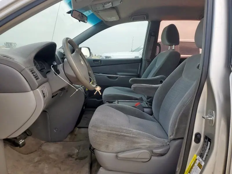 2010 TOYOTA SIENNA CE  