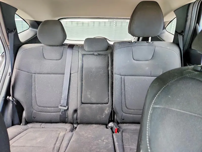 2022 HYUNDAI TUCSON SE  