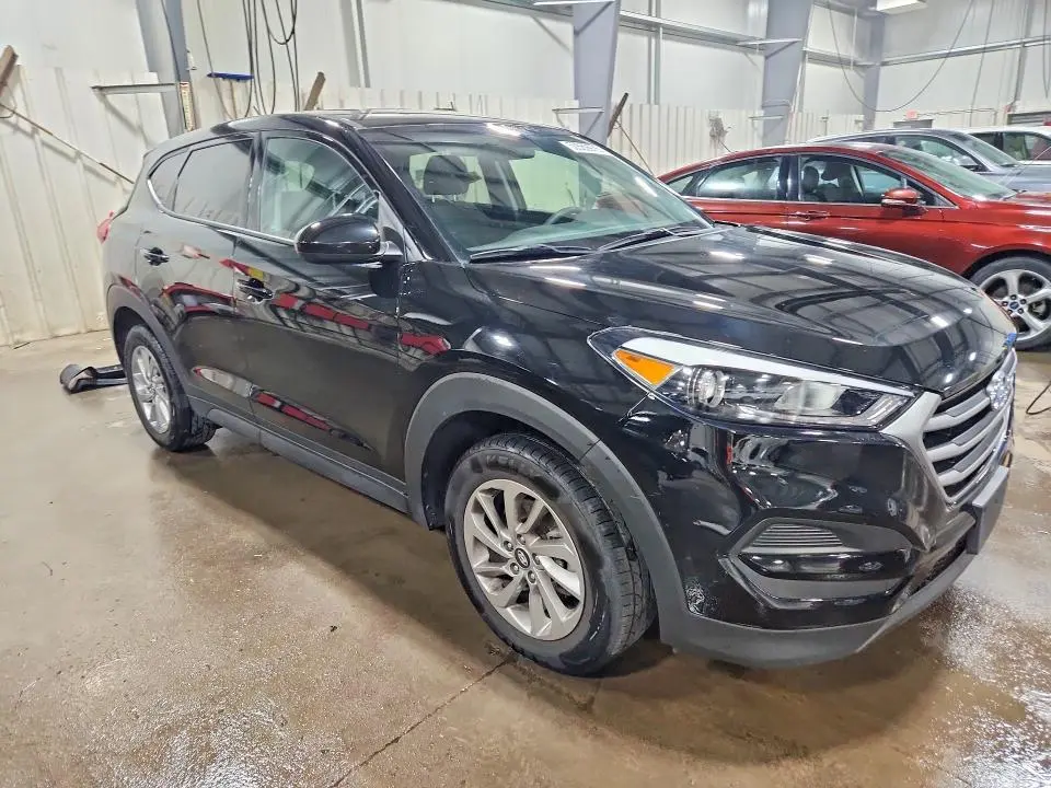 2018 HYUNDAI TUCSON SE  