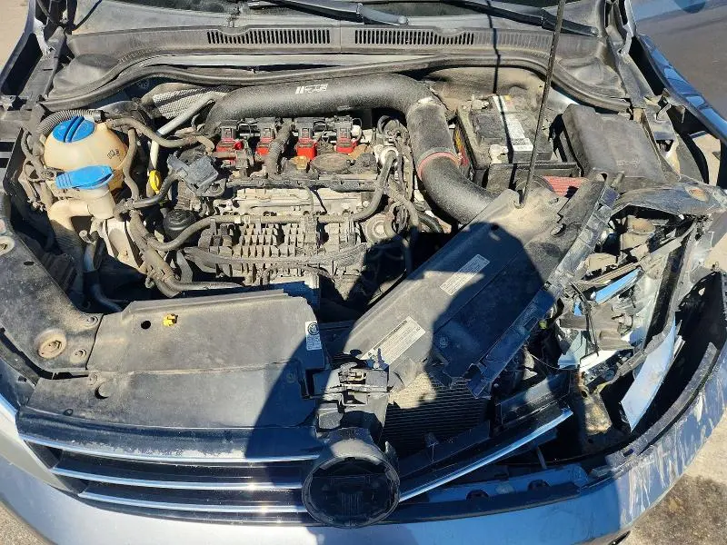 2015 VOLKSWAGEN JETTA SE  