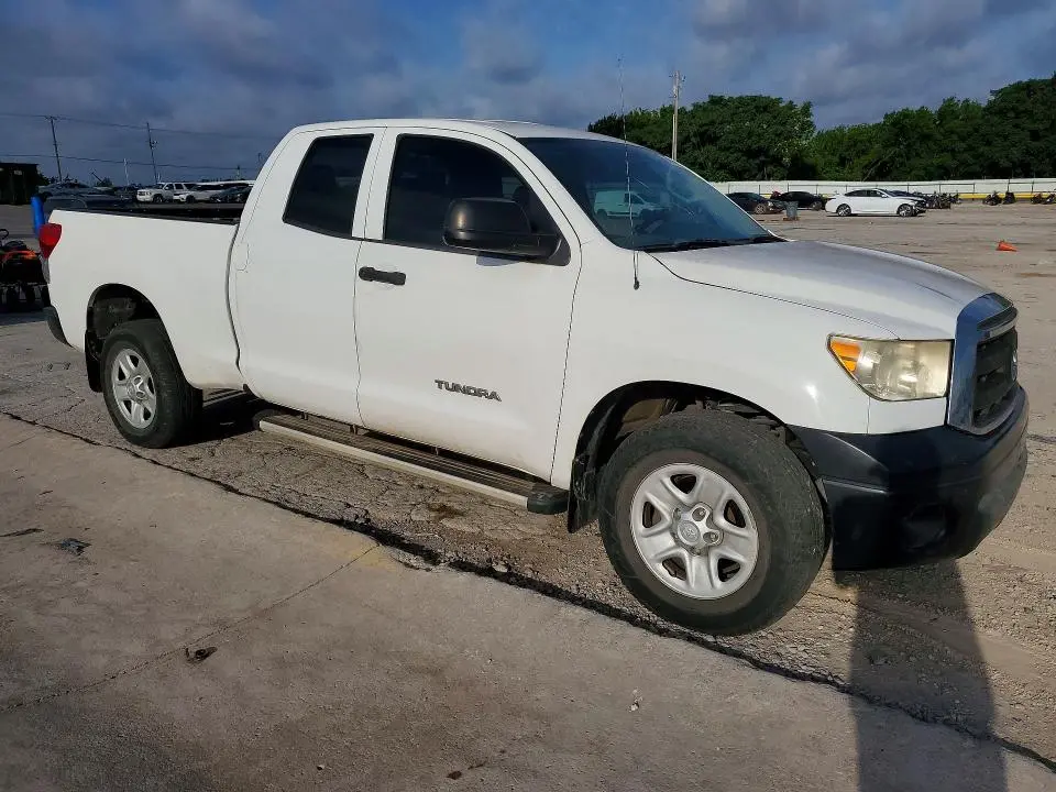 2013 TOYOTA TUNDRA DOUBLE CAB SR5  
