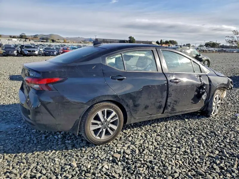 2024 NISSAN VERSA SV  
