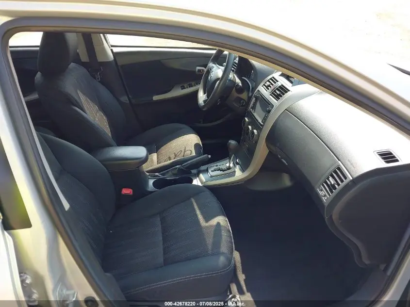2013 TOYOTA COROLLA S