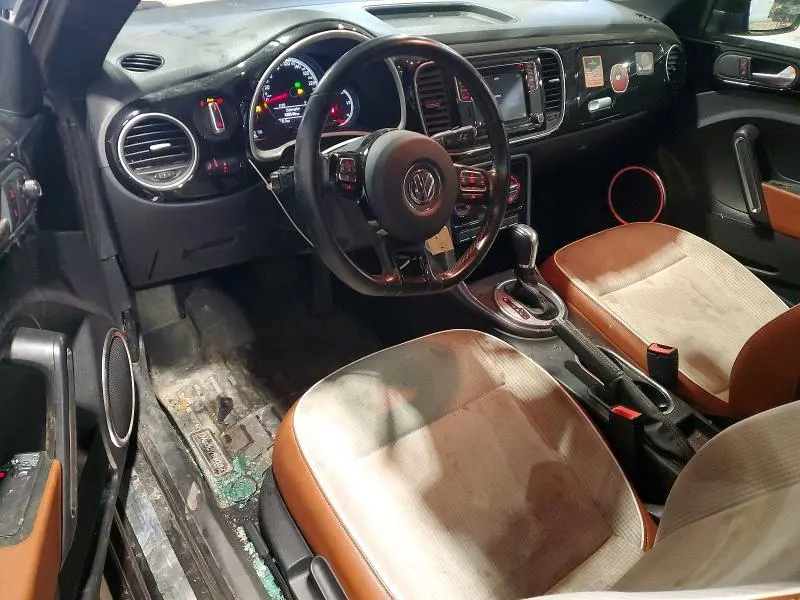 2017 VOLKSWAGEN BEETLE SE  
