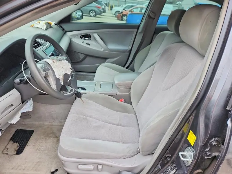 2011 TOYOTA CAMRY LE  