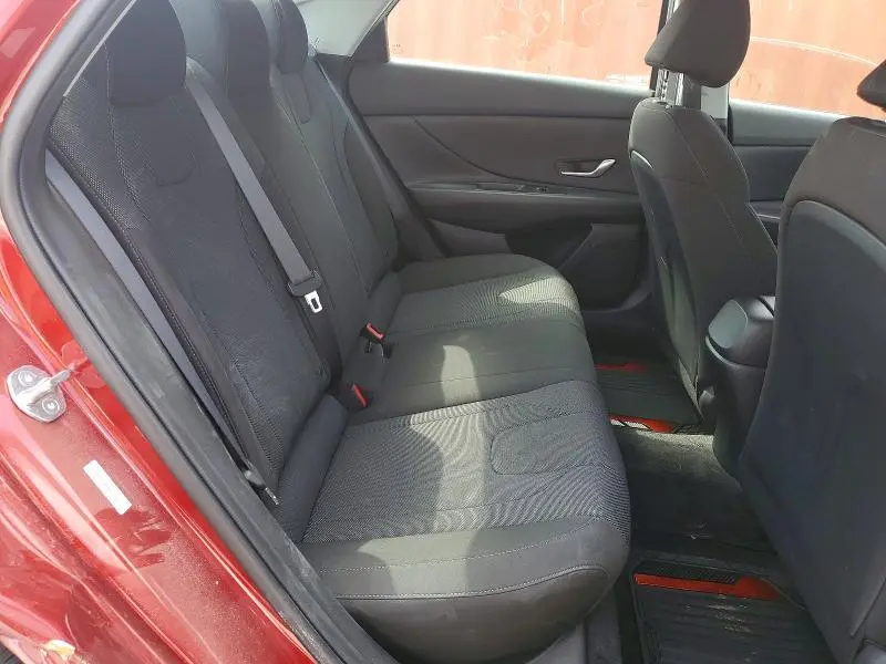 2023 HYUNDAI ELANTRA SE  