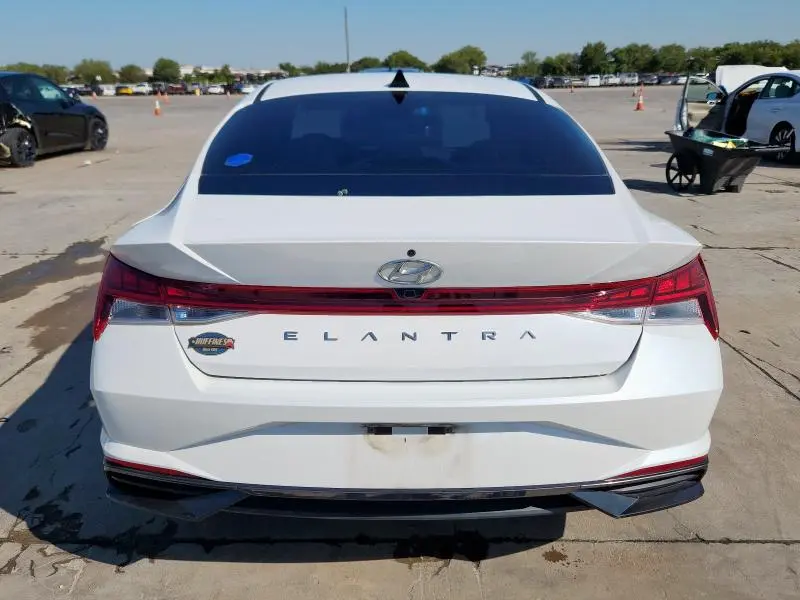 2022 HYUNDAI ELANTRA SEL  