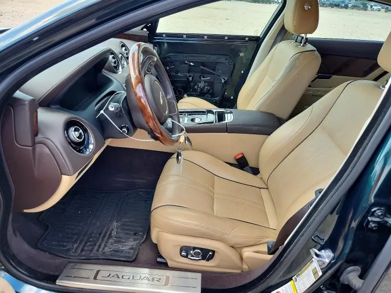 2019 JAGUAR XJ R - SPORT  