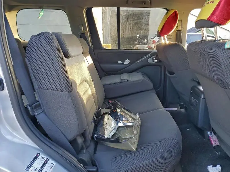 2011 NISSAN PATHFINDER S  