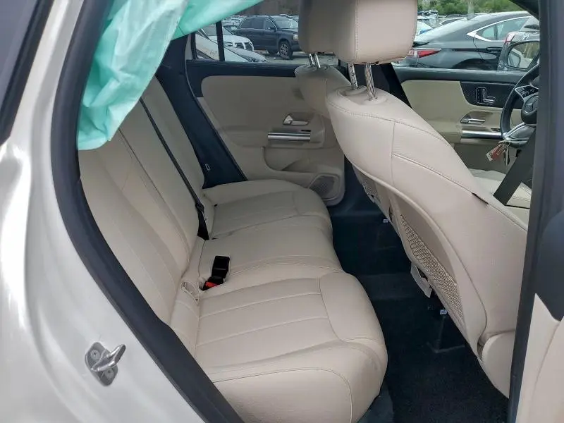 2025 MERCEDES-BENZ GLA 250 4MATIC  