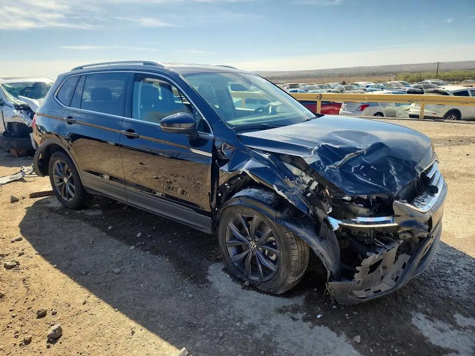 2022 VOLKSWAGEN TIGUAN SE  