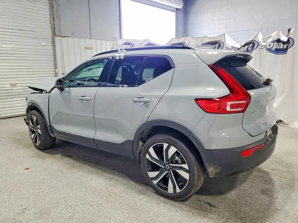 2026 VOLVO XC40 PLUS  
