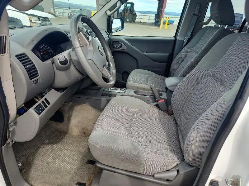 2016 NISSAN FRONTIER SV  