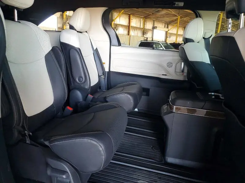 2026 TOYOTA SIENNA PLATINUM 7-PASSENGER  