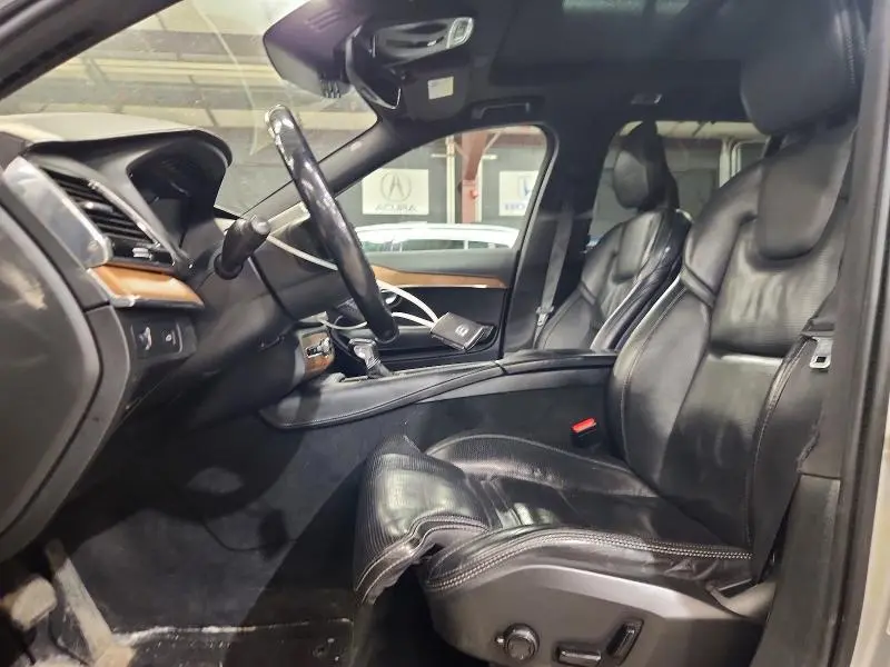 2018 VOLVO XC90 T6  