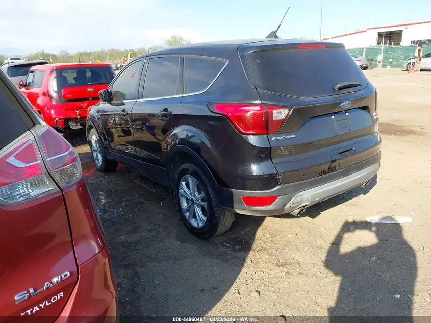 2019 FORD ESCAPE SE