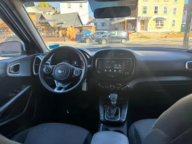 2021 KIA SOUL LX  