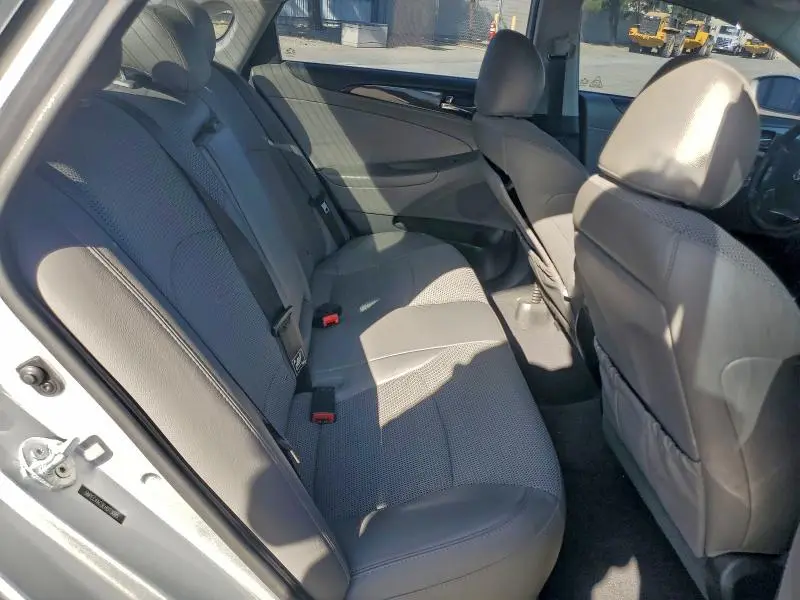 2014 HYUNDAI SONATA SE  