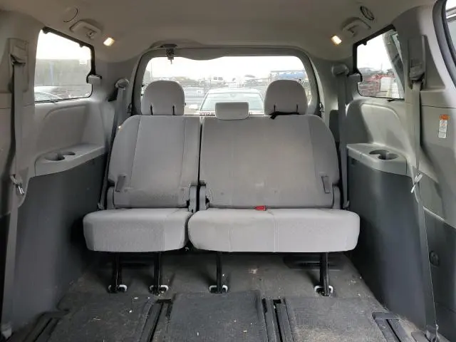2015 TOYOTA SIENNA LE  