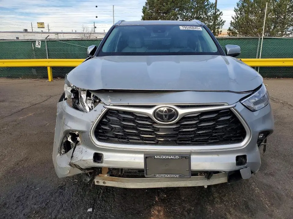 2020 TOYOTA HIGHLANDER XLE  