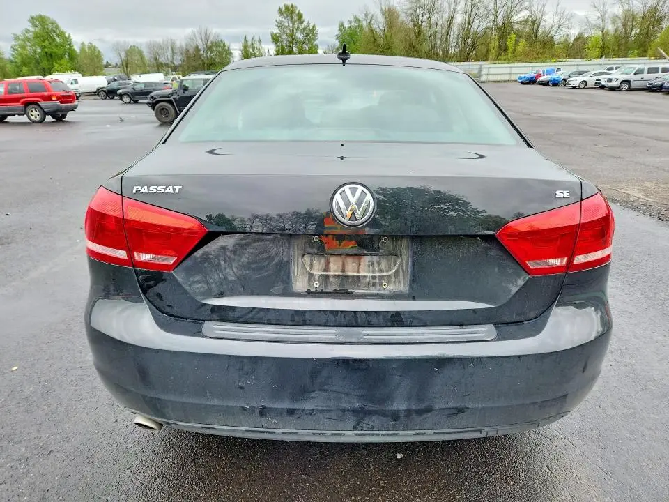 2015 VOLKSWAGEN PASSAT SE  