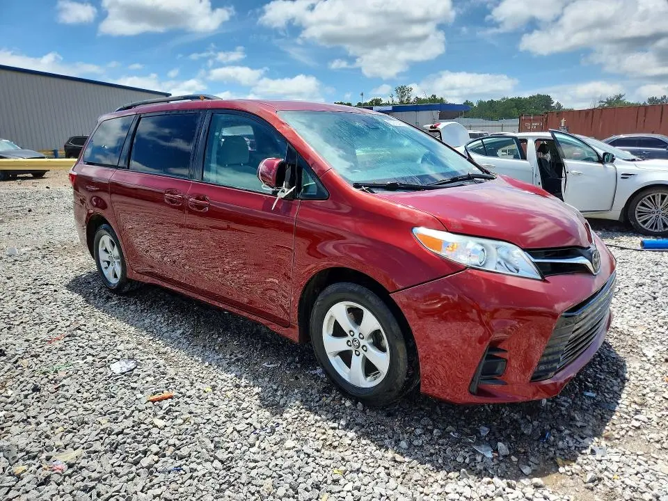 2020 TOYOTA SIENNA LE  