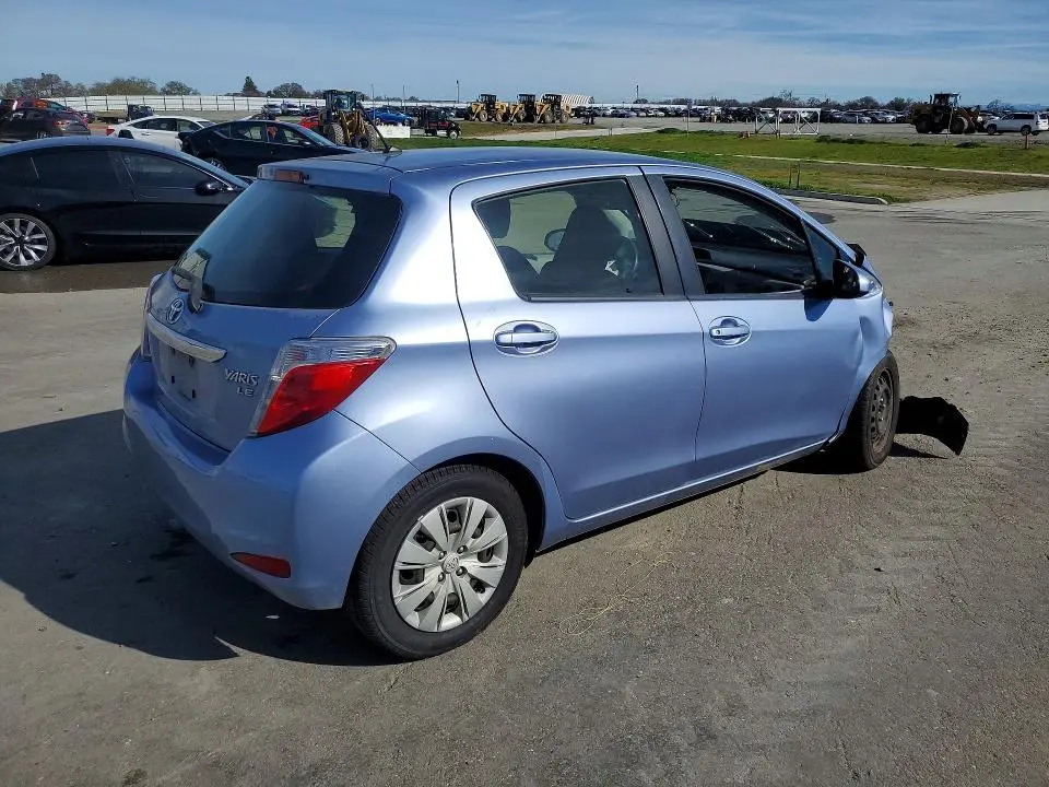 2013 TOYOTA YARIS 5-DOOR LE  