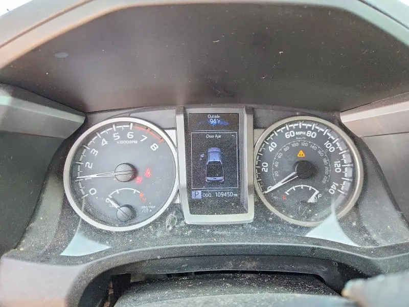 2019 TOYOTA TACOMA SR5 V6  