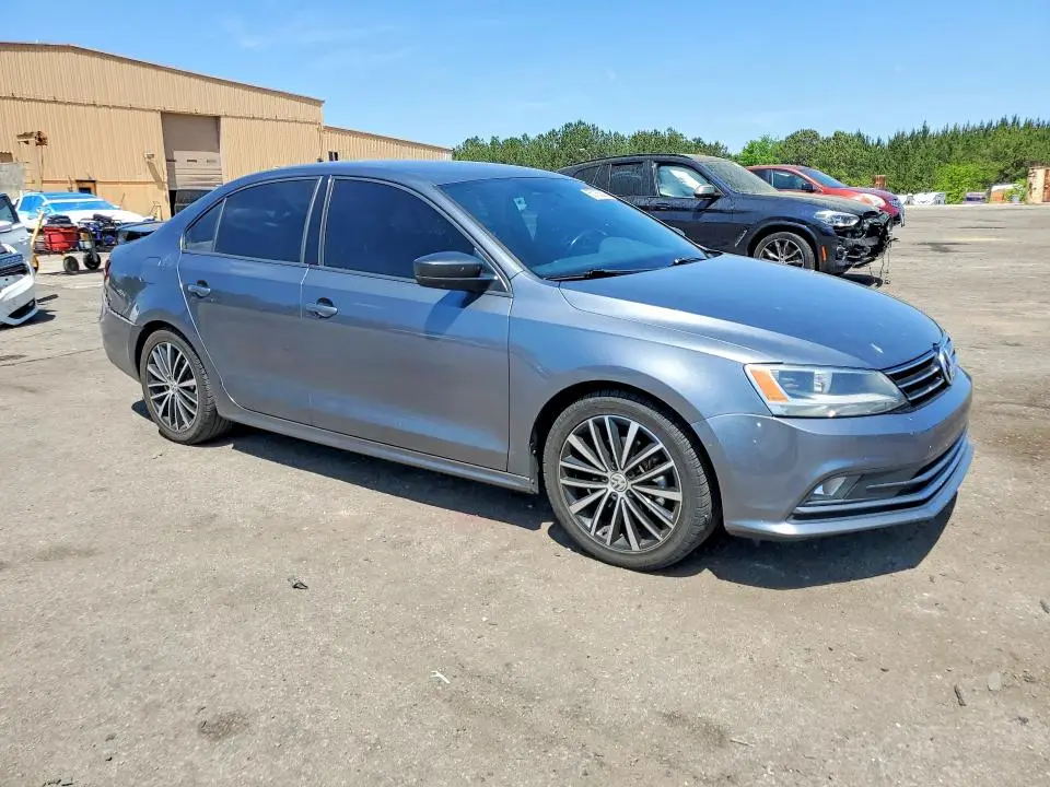 2016 VOLKSWAGEN JETTA SPORT  