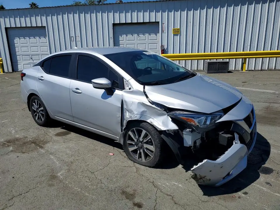 2021 NISSAN VERSA SV  