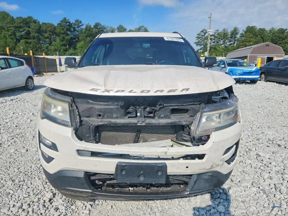 2017 FORD EXPLORER XLT  
