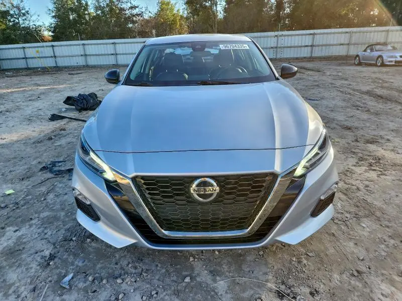 2021 NISSAN ALTIMA SR  