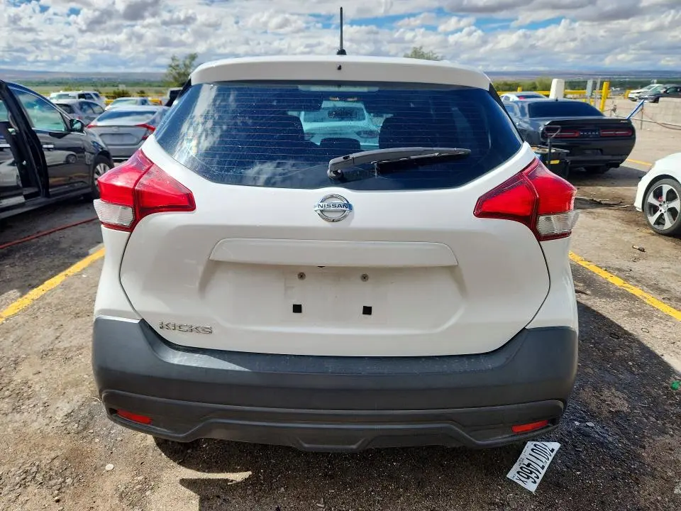 2019 NISSAN KICKS S  