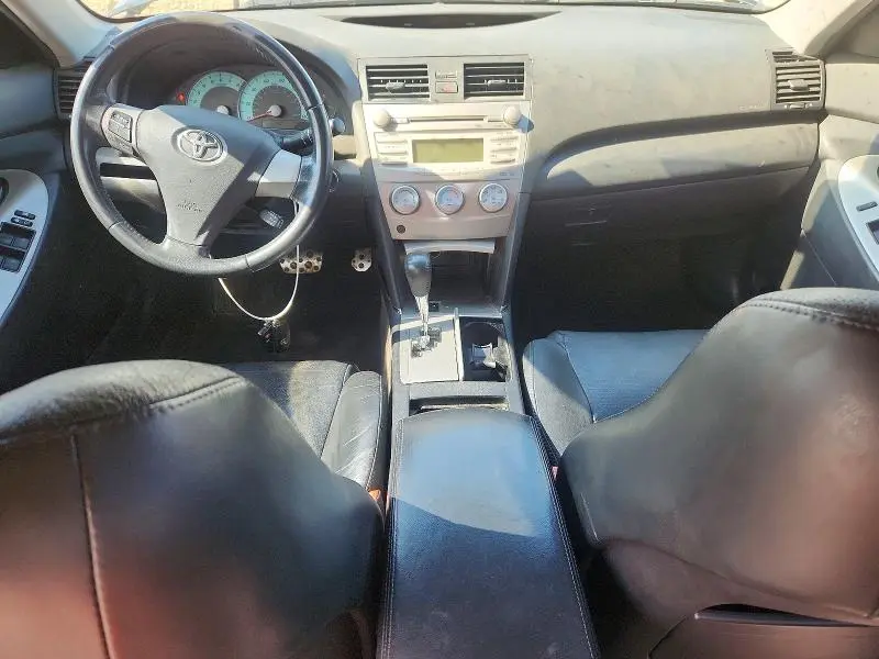2011 TOYOTA CAMRY SE  