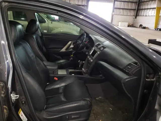 2011 TOYOTA CAMRY SE