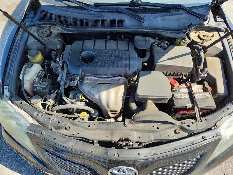 2011 TOYOTA CAMRY SE  