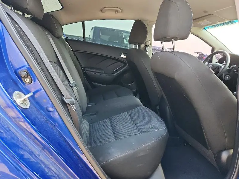 2017 KIA FORTE LX  