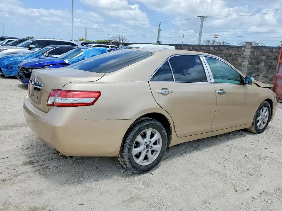 2010 TOYOTA CAMRY LE  