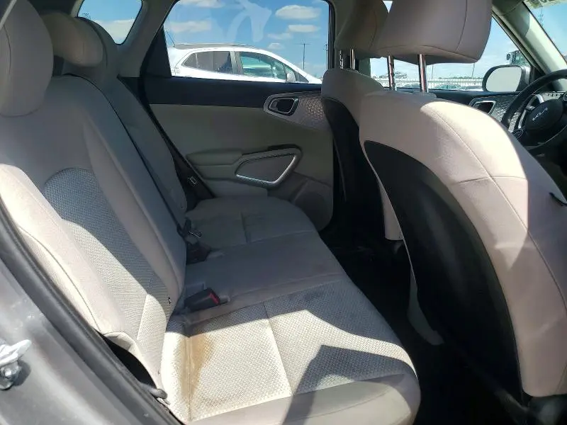 2024 KIA SOUL LX  