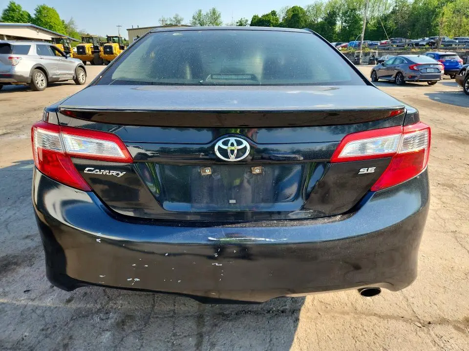 2012 TOYOTA CAMRY SE  