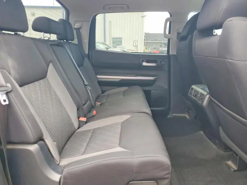 2016 TOYOTA TUNDRA CREWMAX SR5  