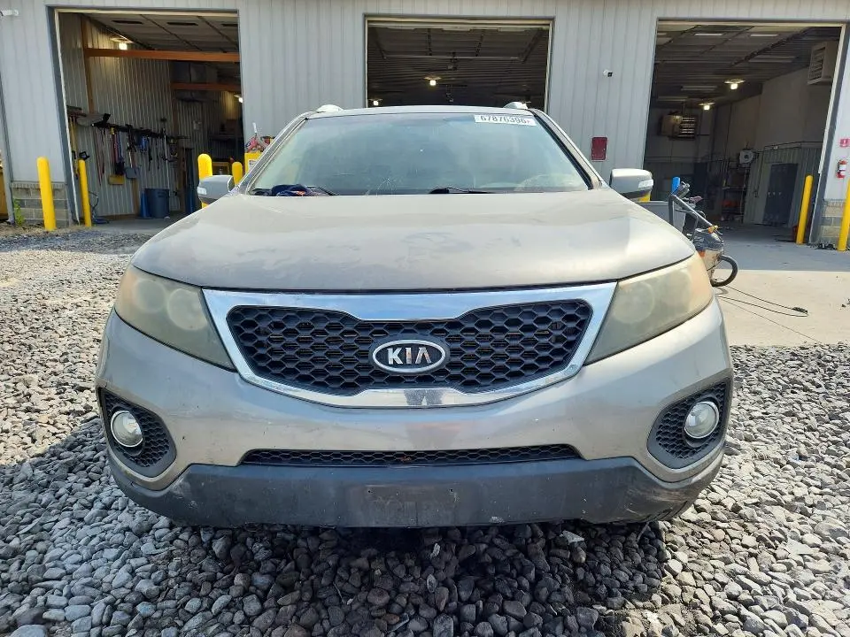 2011 KIA SORENTO LX  