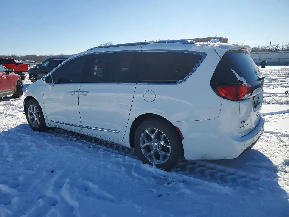 2018 CHRYSLER PACIFICA LIMITED  