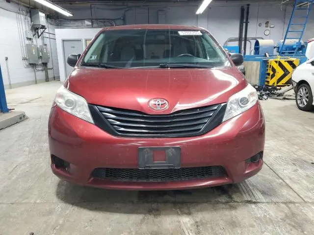 2017 TOYOTA SIENNA   