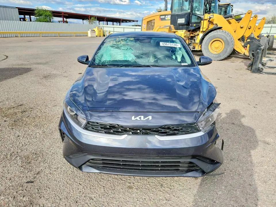 2023 KIA FORTE LXS  
