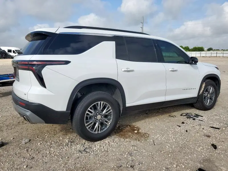 2024 CHEVROLET TRAVERSE LT  
