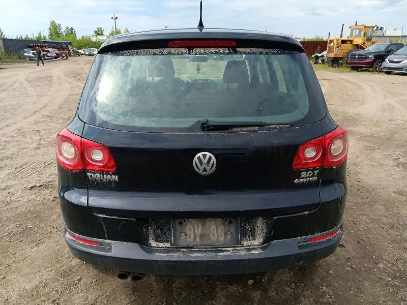 2011 VOLKSWAGEN TIGUAN S  